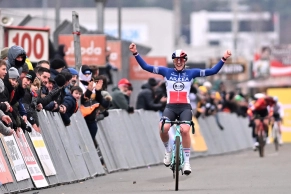 Van Aert loses the sprint to Del Grosso in the Superprestige Heusden-Zolder