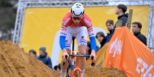 Van der Poel is the top favorite today: times and how to watch for free the CX World Cup Gavere 2025