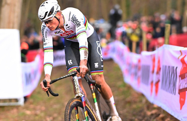 Van der Poel est le grand favori aujourd'hui : horaires et où regarder gratuitement la Coupe du monde CX de Gavere 2025