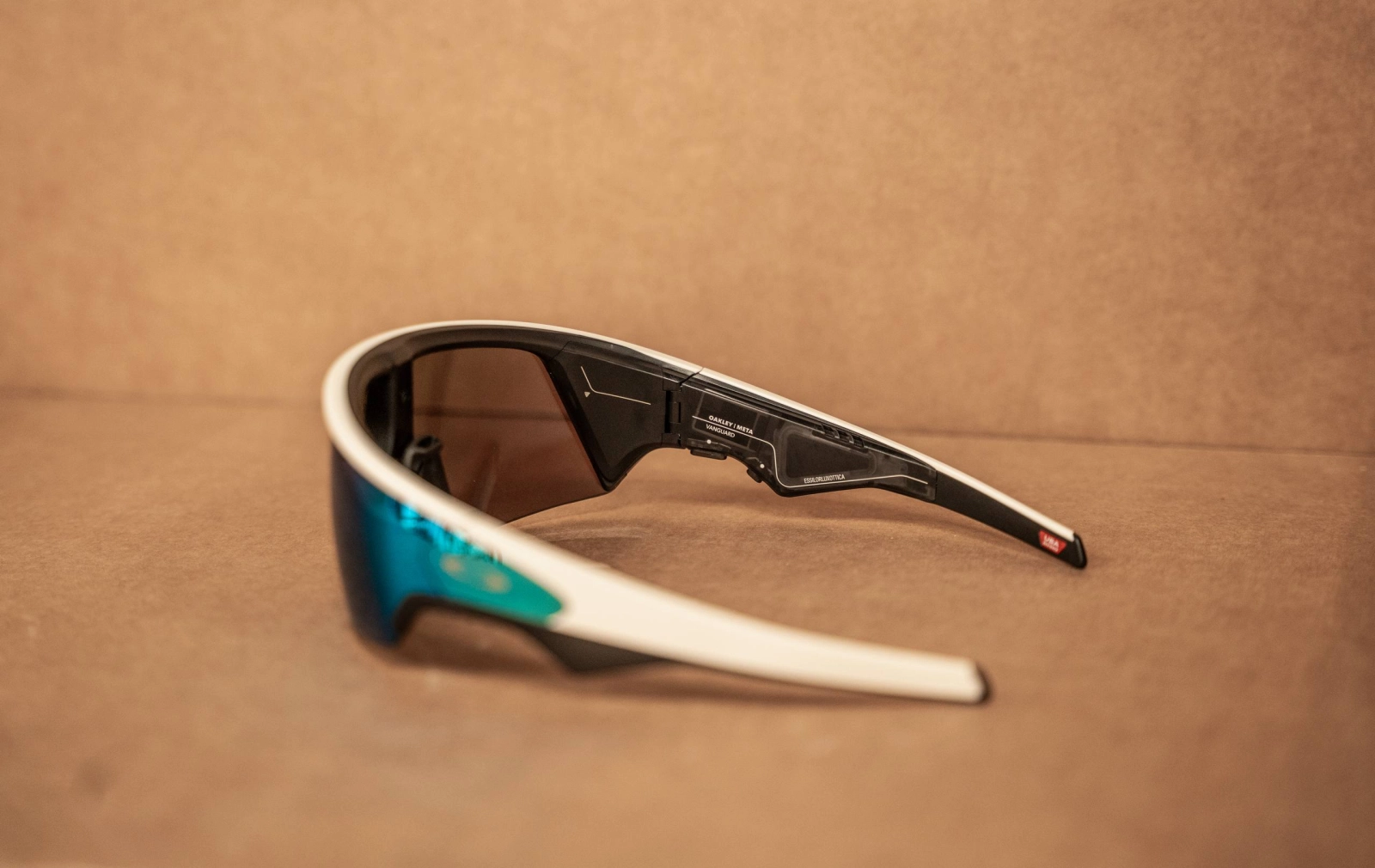 Hemos encontrado el precio más bajo para las nuevas Oakley Meta Vanguard y podrían ser las mejores gafas del mercado