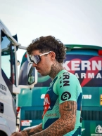 "I had to sell my car after I was kicked off the team": Kiko Galván announces a pause in his career after publicly apologizing