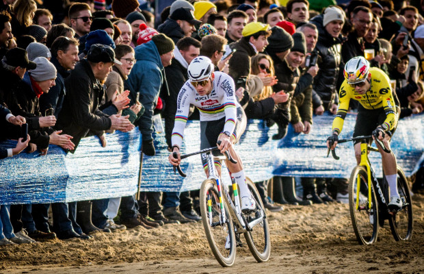 O último Van der Poel vs Van Aert do ano e um recorde em jogo: horários e onde assistir ao X2O Trophy de Loenhout 2025