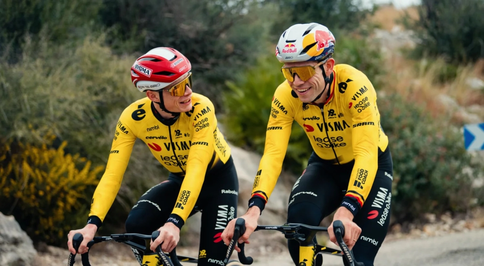 The yellow continues to lead: this is the new 2026 kit of Visma Lease a Bike