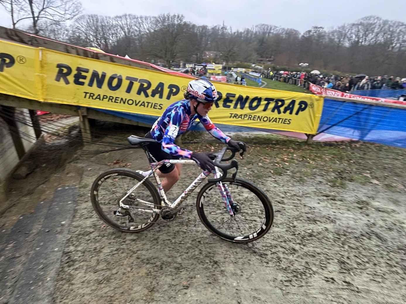 Lucinda Brand starts 2026 by dominating the GP Sven Nyss in Baal