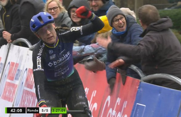 Lucinda Brand commence l'année 2026 en triomphant au GP Sven Nyss à Baal