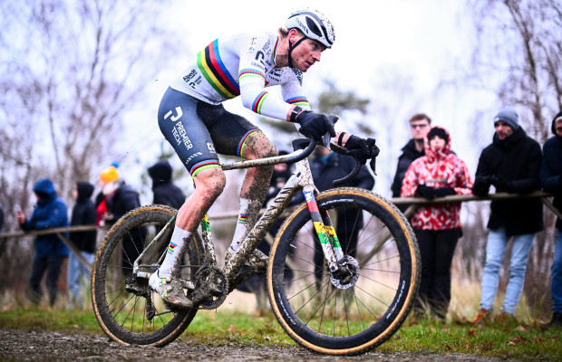 Mathieu van der Poel refait des siennes dans le cyclocross de Baal