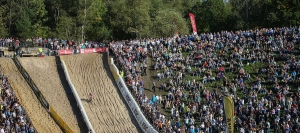 Who will be able to beat Mathieu van der Poel at the CX World Cup in Zonhoven?