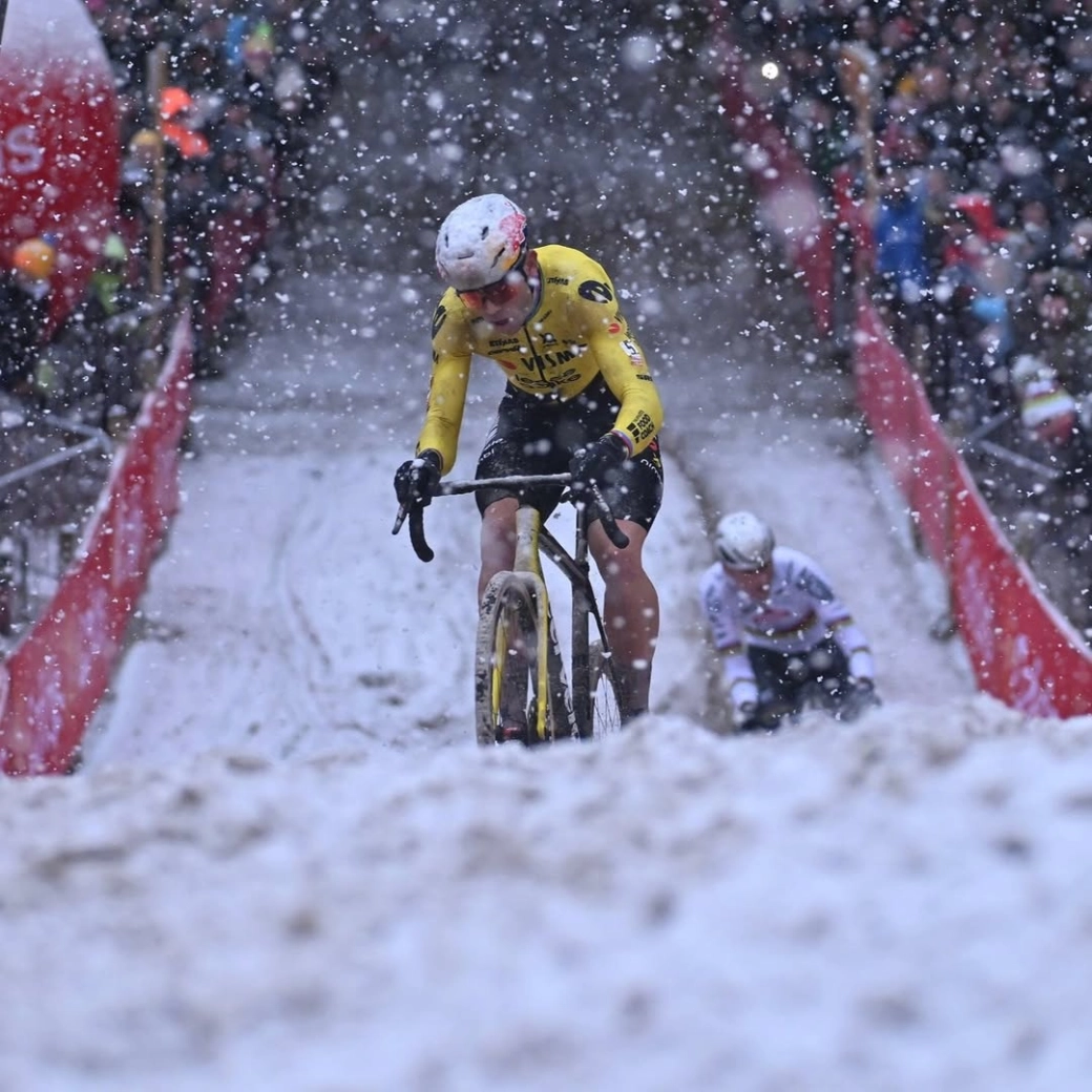 Van Aert tendrá que pasar por el quirófano y dice adiós al ciclocross tras su caída en Mol