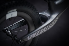 Llega la Specialized Hotwalk Carbon para enamorar a todos los públicos