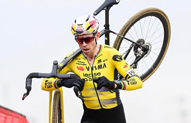 Van Aert, successfully operated on his ankle: the countdown begins to be ready in time for the road season