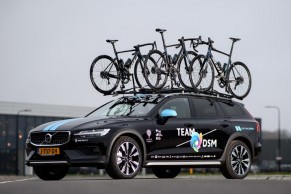 Goodbye Sunweb, in 2021 it will be DSM Team and this is its equipment