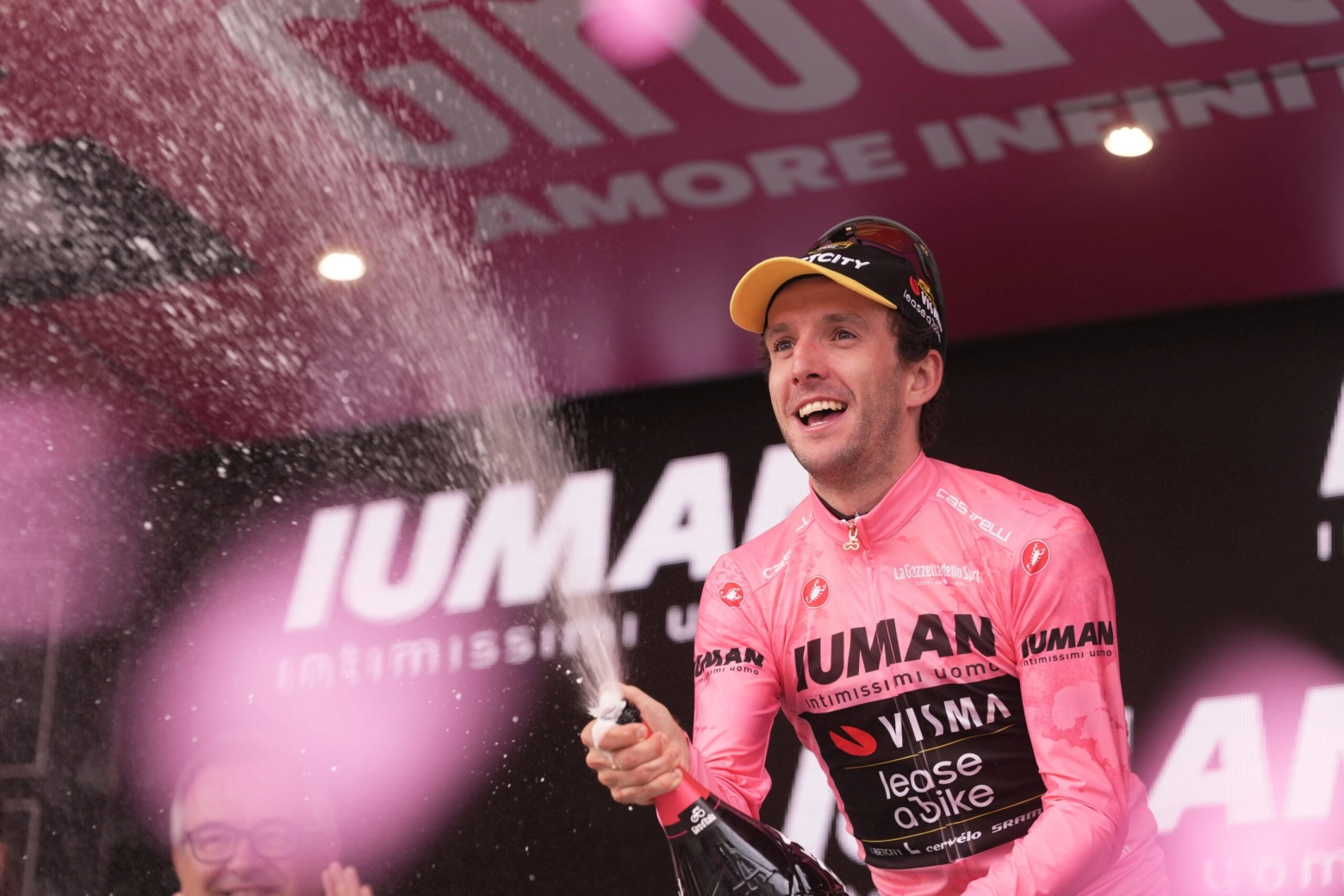 Unexpected retirement of Simon Yates: farewell at 33 and at the top