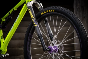 This is the Bright XCO 32, the first fork designed from scratch for 32” wheels
