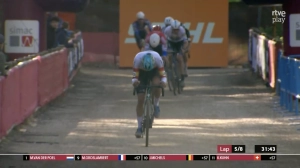 Felipe Orts unleashes madness in Benidorm: victory for Van der Poel and a podium finish for the Spaniard