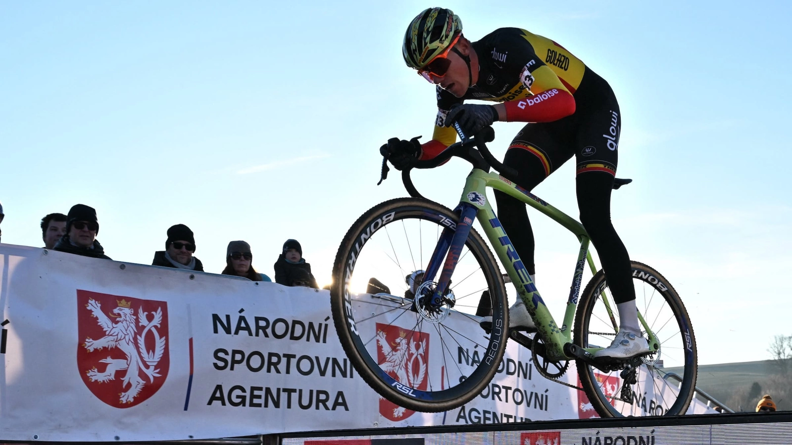 How to watch the Maasmechelen World Cup: Van der Poel seeks to decide the overall today