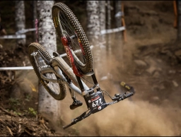 SRAM heats up the launch of a new product