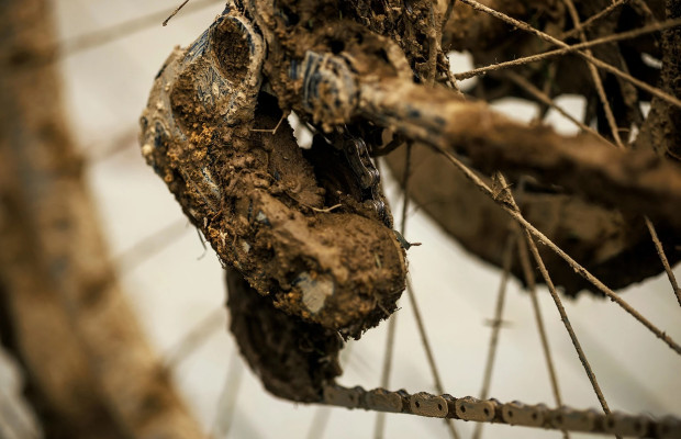 SRAM heats up the launch of a new product