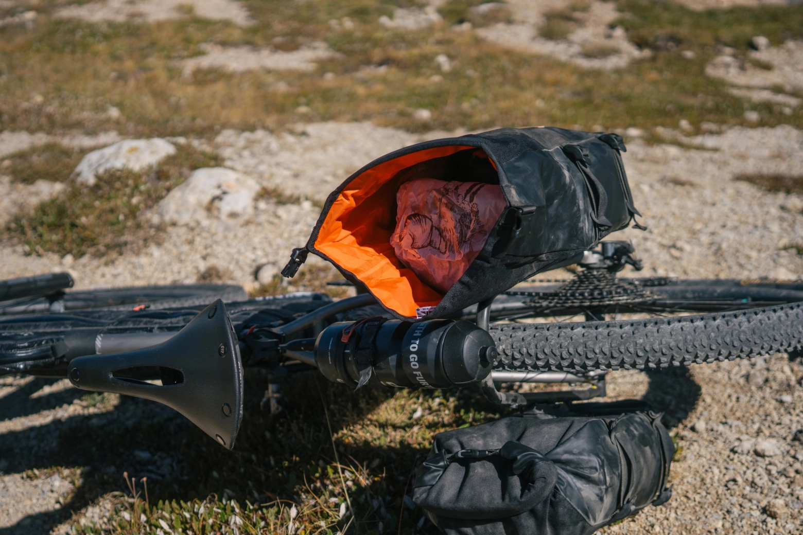 Restrap lanza el Switch Rack, un portabultos de bikepacking ultraligero que ya ha sido premiado