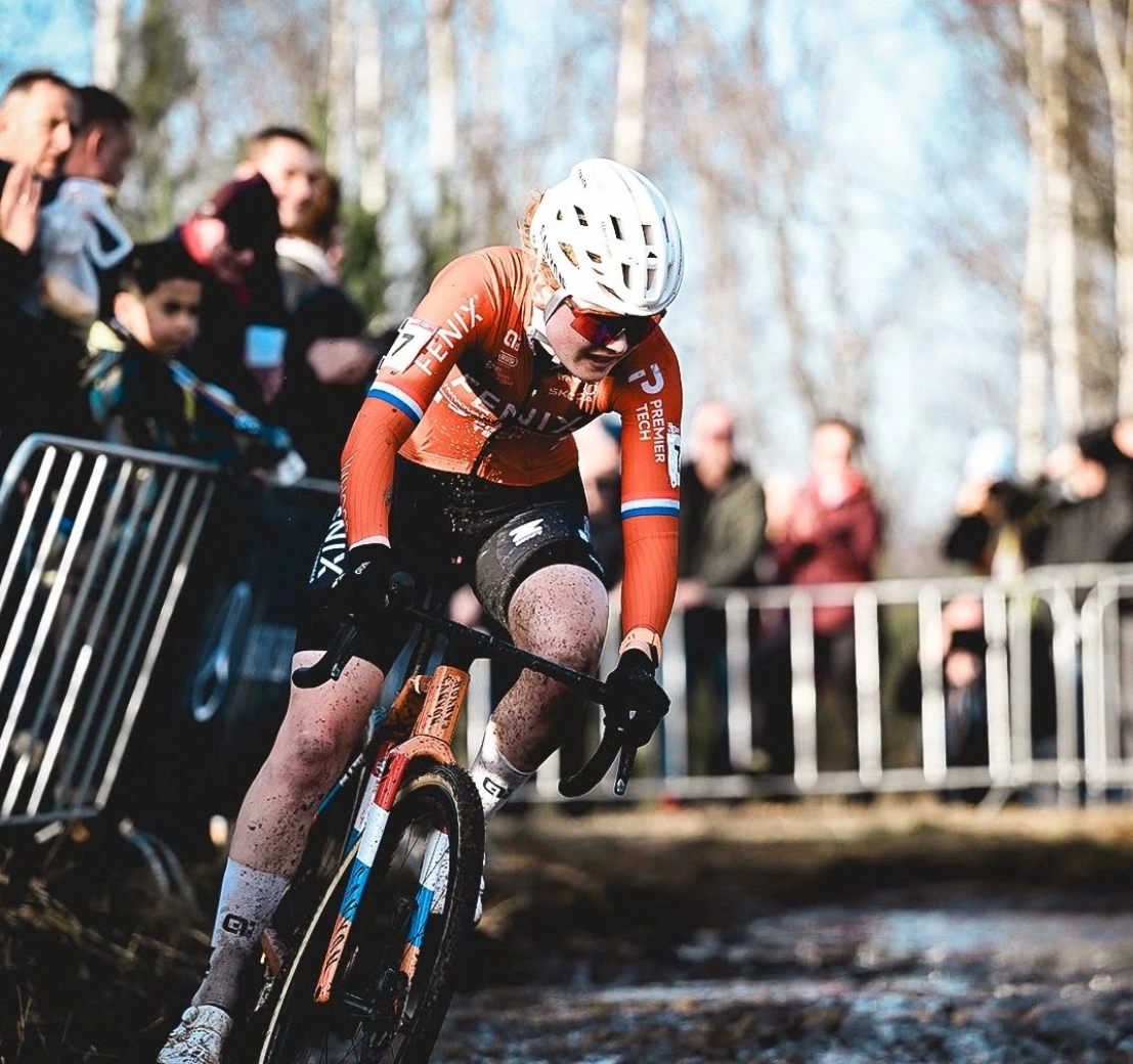 Puck Pieterse gana en Maasmechelen y avisa de cara al Mundial de ciclocross