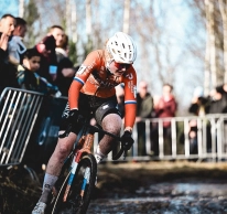 Puck Pieterse wins in Maasmechelen and warns ahead of the Cyclocross World Championship.