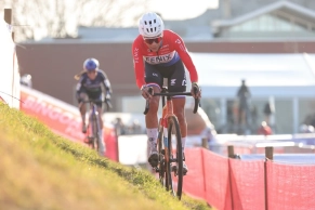 Puck Pieterse wins in Maasmechelen and warns ahead of the Cyclocross World Championship.