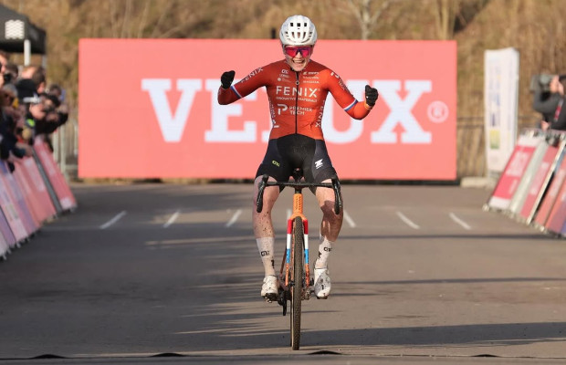 Puck Pieterse ganha em Maasmechelen e avisa para o Mundial de ciclocross