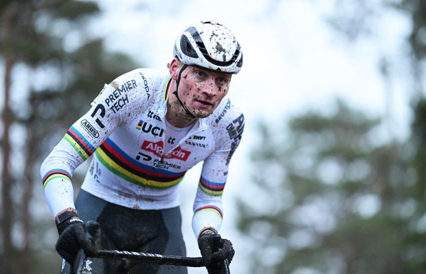 ¿Da igual lo que pase en el Mundial? Van der Poel ya es el mejor de la historia en CX