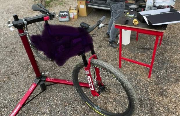 ¿Nueva Top Fuel o algo distinto? Trek sigue probando una nueva bici de XCO