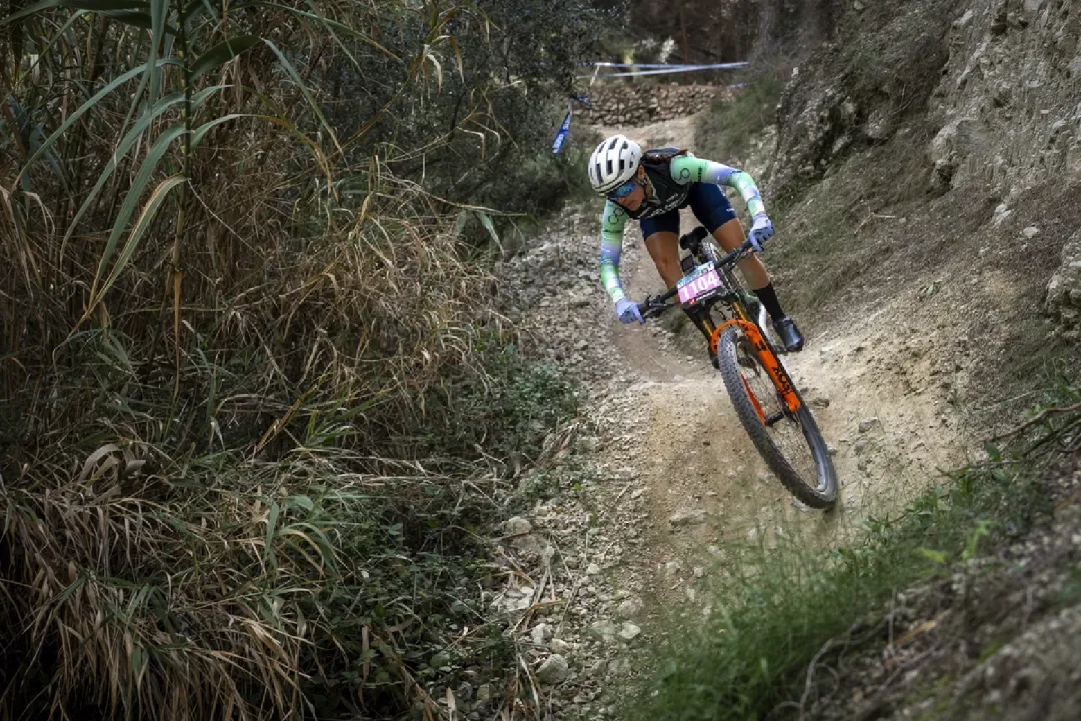 Rebecca Henderson se impõe em La Nucía e abre a Shimano Super Cup Massi XCO 2026