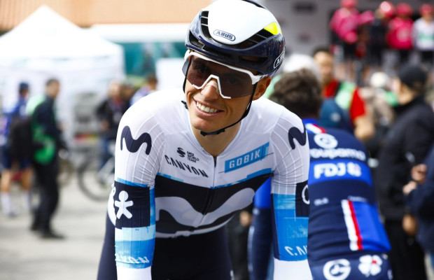 Enric Mas cai treinando e fica fora do UAE Tour