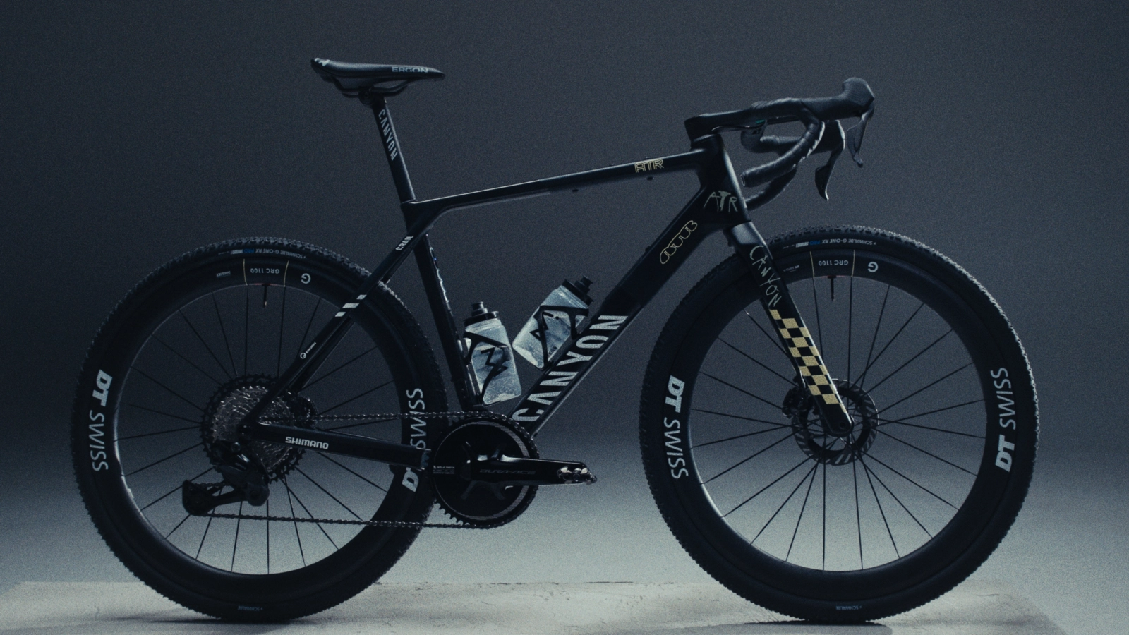 Shimano se asocia con el nuevo equipo Canyon × DT Swiss All-Terrain Racing