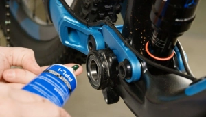 Wie man die häufigsten Geräusche an seinem Fahrrad lokalisiert und beseitigt
