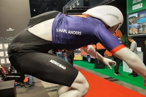 The arrival of airbags in the peloton is accelerating: more brands and teams are interested