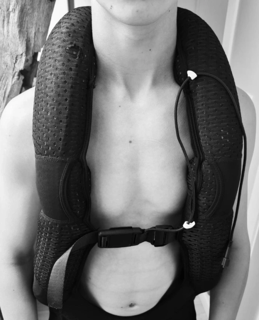 La llegada de los airbags al pelotón se acelera: más marcas y equipos interesados