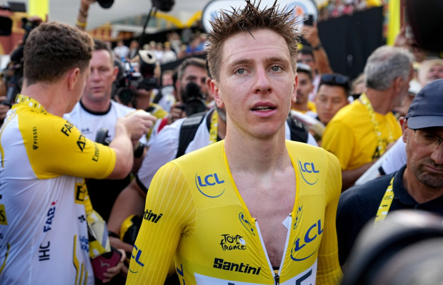 "A spoiled teenager": Pogacar sofre um encontro com um fã na Espanha