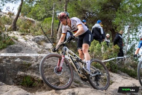Schwarzbauer wins the sprint with the new Canyon and Terpstra debuts the Lapierre PXR in Chelva