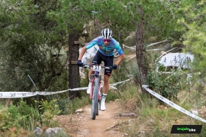Schwarzbauer wins the sprint with the new Canyon and Terpstra debuts the Lapierre PXR in Chelva