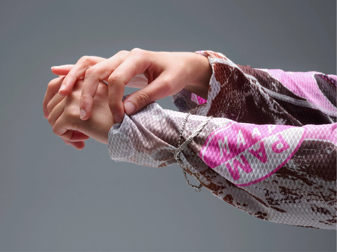 "Outer extraterrestrial," this is the new capsule between MAAP and Perks and Mini