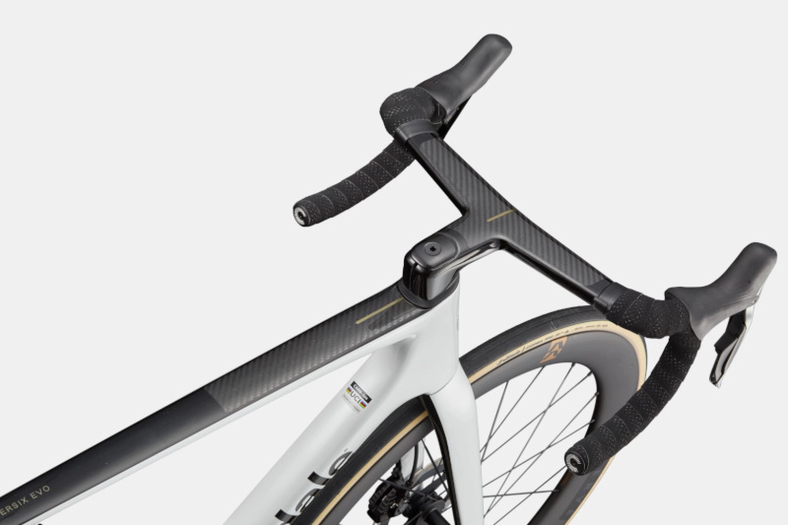 Concepto aerolight llevado al extremo: la nueva SuperSix EVO ya está aquí