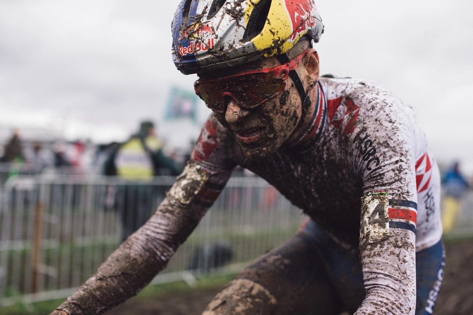 ¿Ha cambiado la normativa MTB para favorecer a ciclistas como Van der Poel o Pidcock?