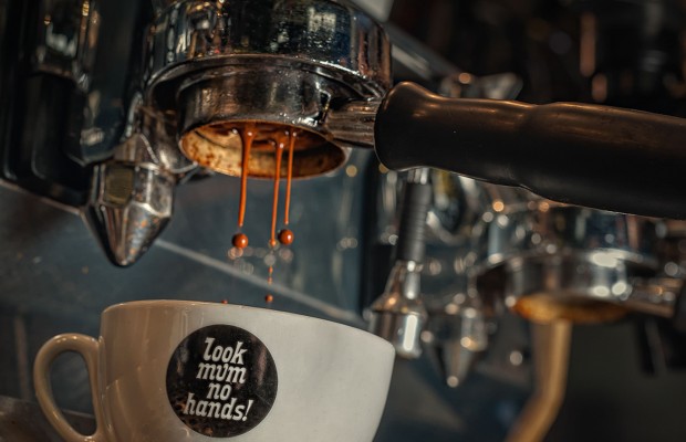 Da igual que tomes 1 taza de café o 5, el beneficio es el mismo