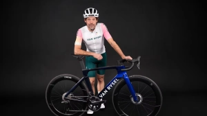 Decathlon signs three-time world champion Óscar Freire as a cycling ambassador