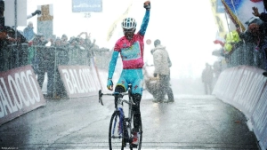 The extreme weather will become increasingly common in races. What does the UCI protocol say?