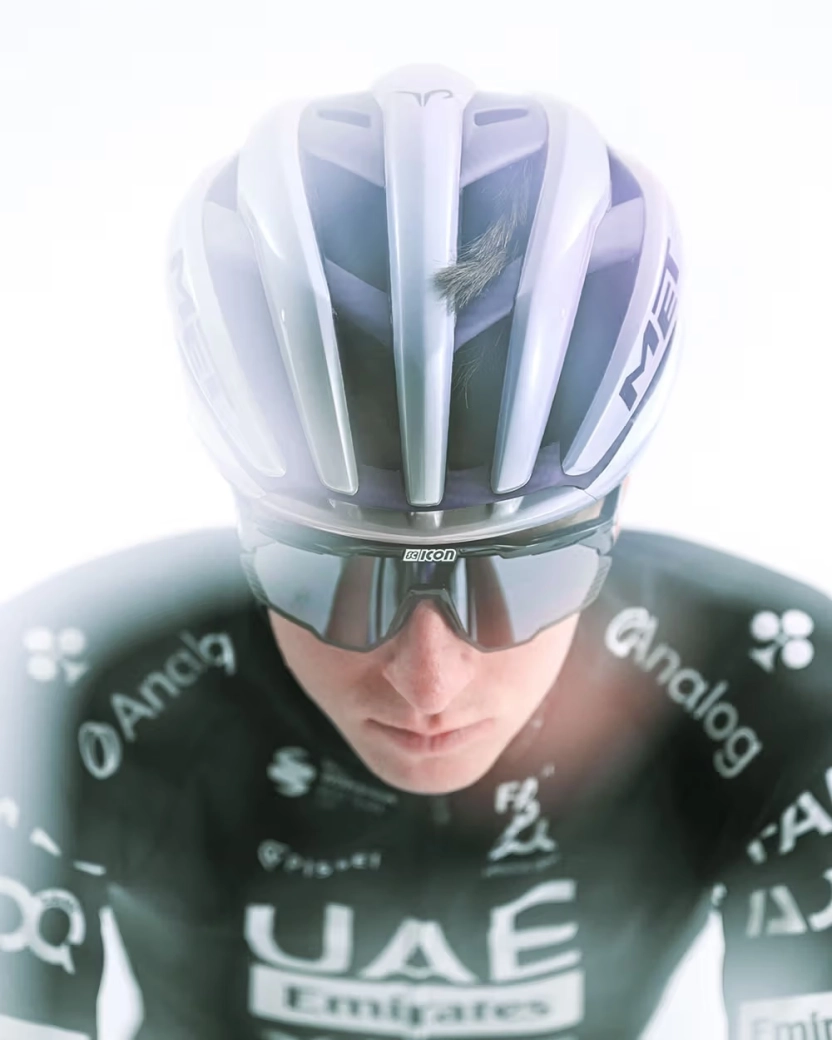 Pogacar et MET lancent deux casques en édition limitée avec une finition irisée