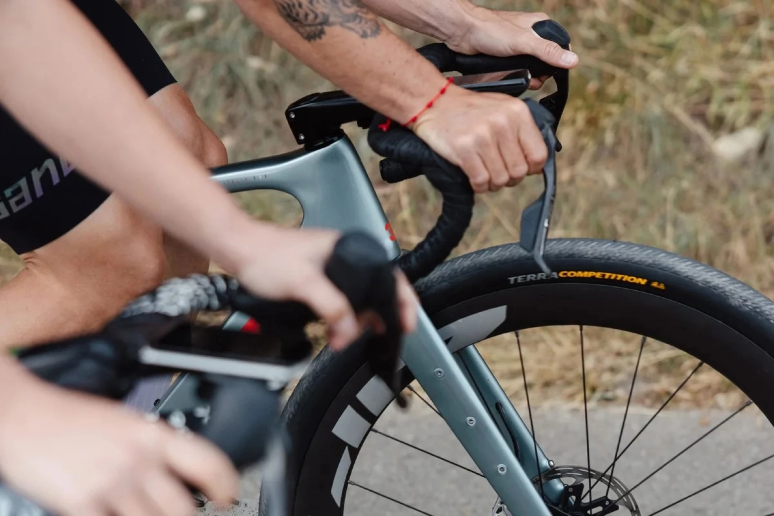 Continental lanza su neumático de gravel más rápido, así es el Terra Competition