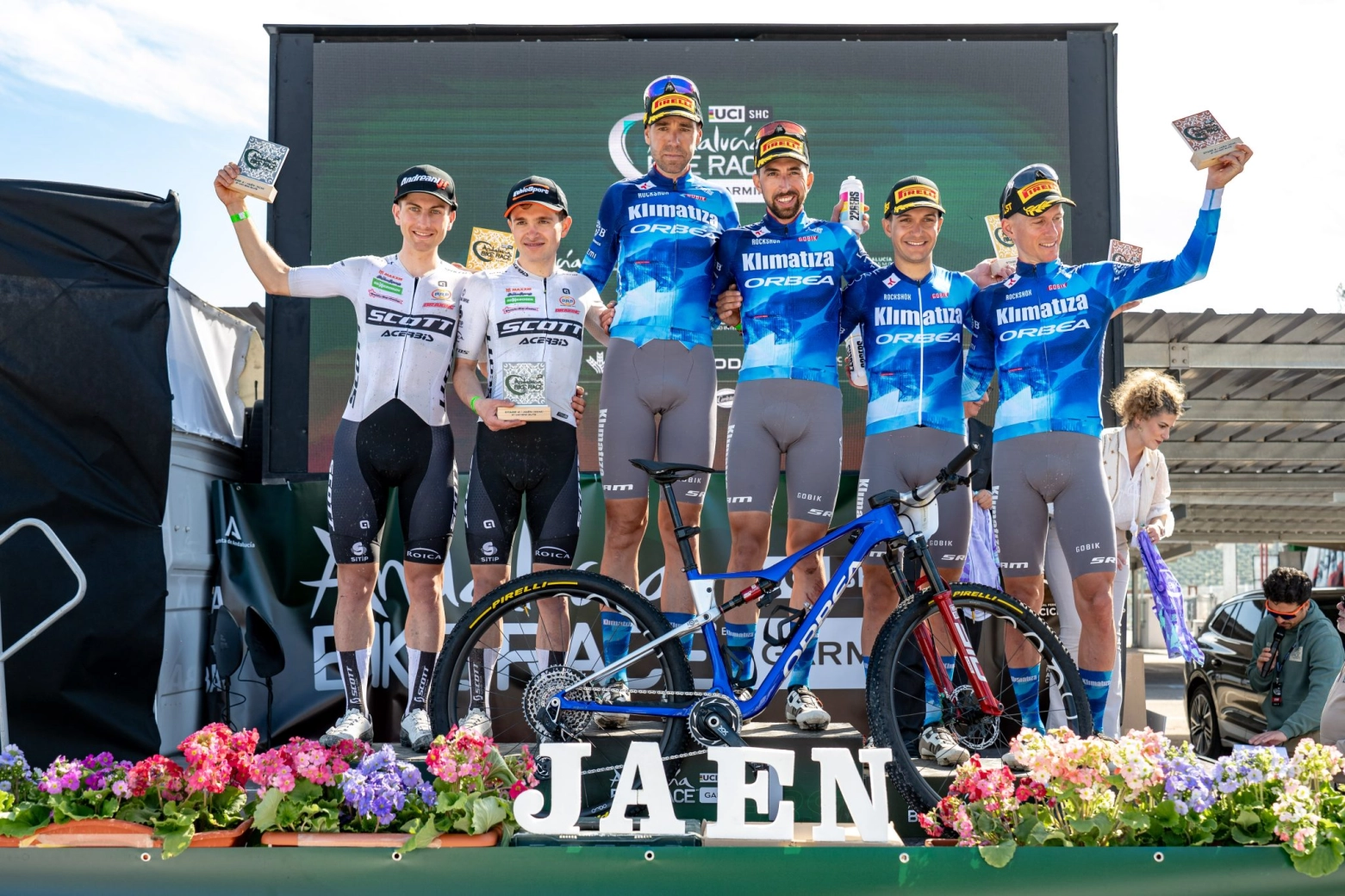 Valero–Stutzmann y Fischer–Peretti ganan la Andalucía Bike Race by Garmin 2026 tras cinco días de alta exigencia