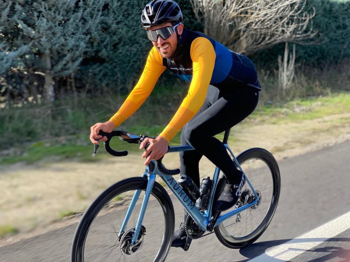 What is the exact temperature at which to wear cycling bib shorts or pants?