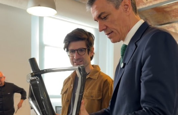 UNNO receives a visit from Pedro Sánchez in Barcelona during the Mobile World Congress