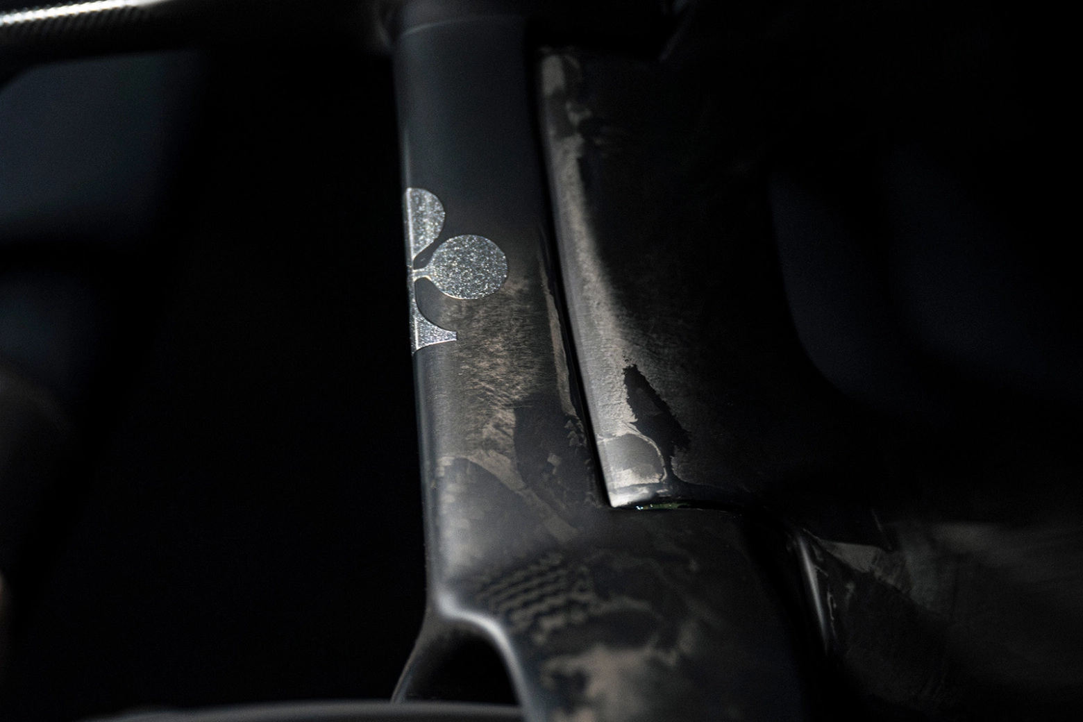 Colnago se pasa al lado oscuro: nuevas Y1Rs y V5Rs inspiradas en Pogacar