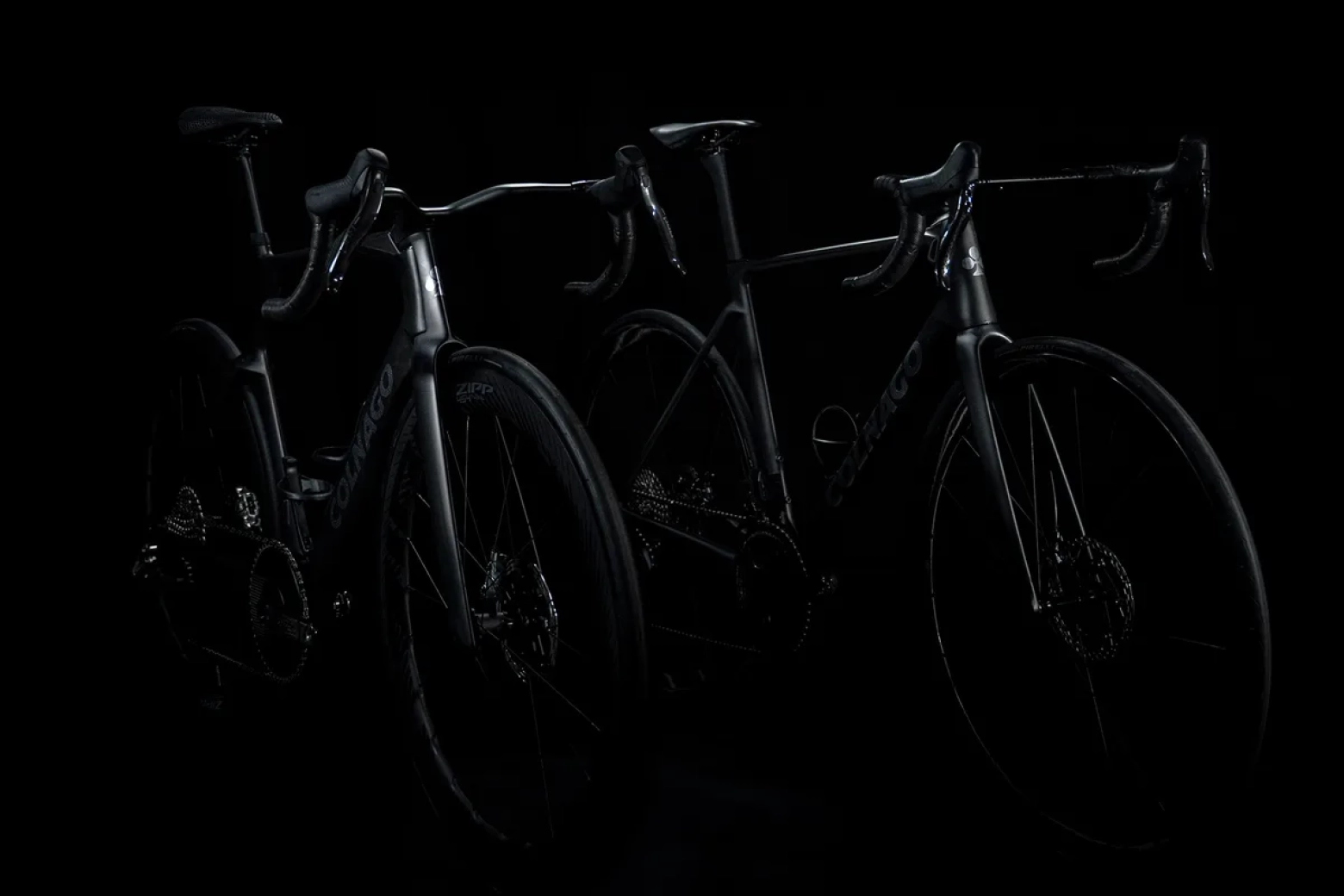 Colnago se pasa al lado oscuro: nuevas Y1Rs y V5Rs inspiradas en Pogacar